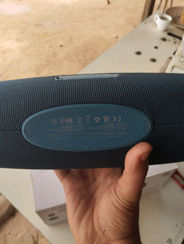 បាសលក់
