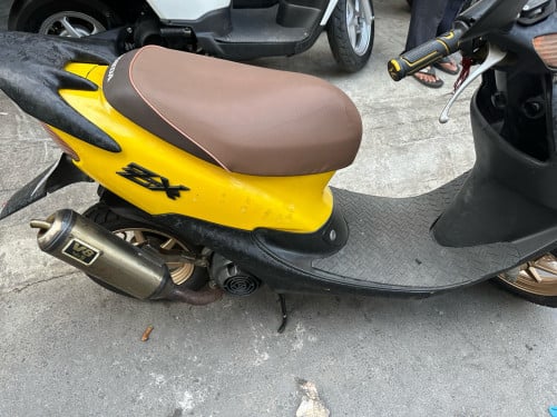ម៉ូតូស្អាត