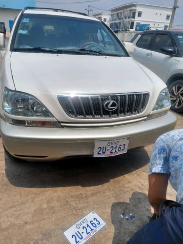 ឡានលក់ឆ្នាំ 01ប៉ុងមួយ