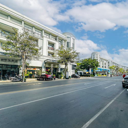 ផ្ទះអាជីវកម្មលក់បន្ទាន់ ទឹសកើត ទីតាំល្អ (បុរី ជីប ម៉ុង 271)