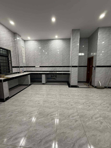 អាគារជួលមាន41បន្ទប់គេងមាន Hall= 240m