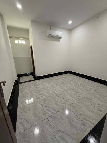 អាគារជួលមាន41បន្ទប់គេងមាន Hall= 240m