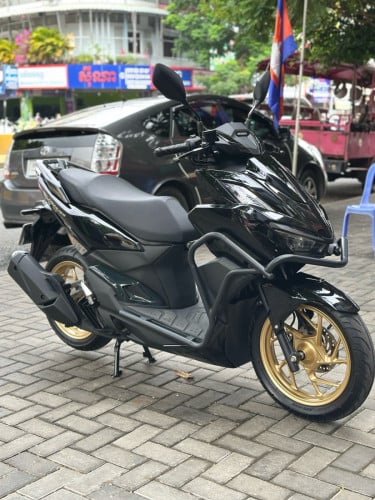 វៃដូរបង់រំលស់ HONDA CLICK 160cc មួយទឹកខ្ចី99%បស់ក្រុមហ៊ុន