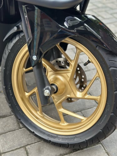 វៃដូរបង់រំលស់ HONDA CLICK 160cc មួយទឹកខ្ចី99%បស់ក្រុមហ៊ុន
