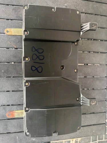 បាស់សុីនក្រោមកៅអីlexus rx300 25$