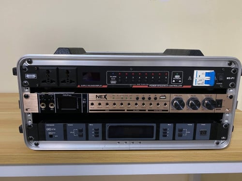 ឈុត microphone karaoke