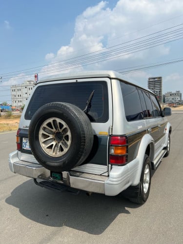 #MITSUBISHI_PAJERO1_1993#ប្រភេទឡានចង្កូតស្នាំម៉ាសុីនប្រអប់លេខអេមកាពីតាសល្អដំណើរកាល្អ