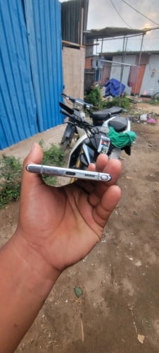 លក់Note 10+ អេក្រង់សីន បែកកញ្ចក់ទិច សាច់អេក្រង់នៅស្អាតអត់ដានអត់ជាំ