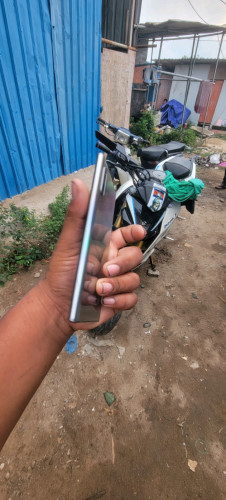 លក់Note 10+ អេក្រង់សីន បែកកញ្ចក់ទិច សាច់អេក្រង់នៅស្អាតអត់ដានអត់ជាំ