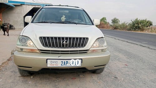 លក់RX300 ឆ្នាំ2000ប៉ុង2ថ្នាំហ្សីន1ជុំ