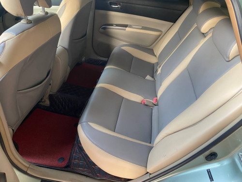 ឡាន ជួល ឡាន ព្រូស សំរាប់ជួល toyota Prius for rent 丰田普锐斯招租 普锐斯出租