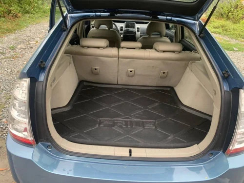 ឡាន ជួល ឡាន ព្រូស សំរាប់ជួល toyota Prius for rent 丰田普锐斯招租 普锐斯出租