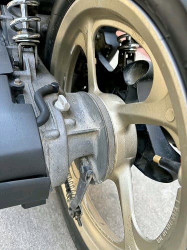 ខ្ញុំបាទត្រូវការលក់ម៉ូតូ Yamaha nauvo អត់ពន្ធ