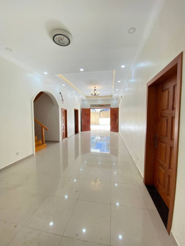 3-Storeys Villa for Rent in Daun Penh