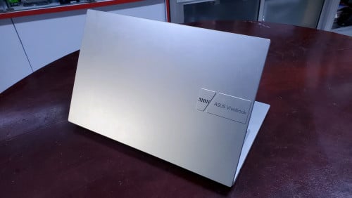 Asus​​ Vivobook X1504ZA/ Core i5-1235U 12CPUz/ 8G 256G / 15.6" FHD នៅស្អាត