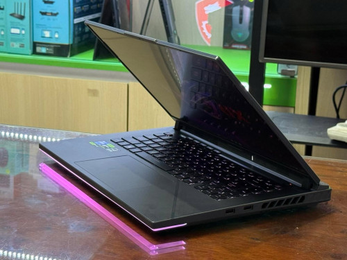 ASUS ROG STRIX G16 ស្ពិច Core i9-14900HX / Ram 16GB / 1TB / RTX 4060 8GB