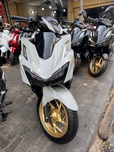 Click 024 160cc NCX ពណ៍សុីម៉ង់ ខ្ចីខ្លាំង