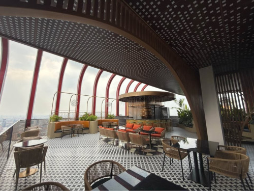 Condo with Swimming pool for rent in BKK1 near BKK market