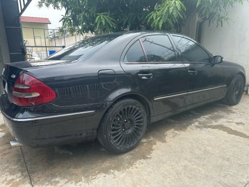 E270 CDi ម៉ាស៊ូត 2004