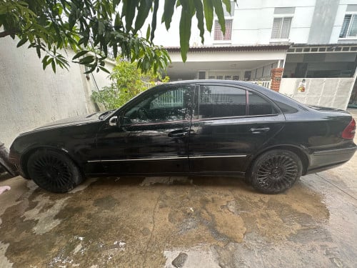 E270 CDi ម៉ាស៊ូត 2004