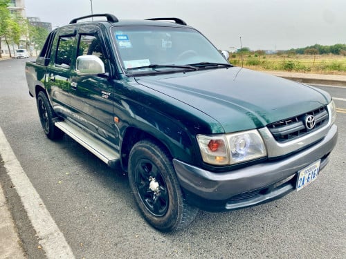 Hilux Tiger 2003 លេខដៃប៉ុង1 នៅសនុំអេមណាស់