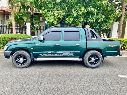 Hilux Tiger 2003 លេខដៃប៉ុង1 នៅសនុំអេមណាស់