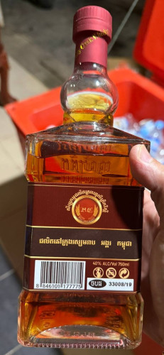 Holly Creek (ហូលីគ្រិក) Straight Whisky ( Made in Cambodia )