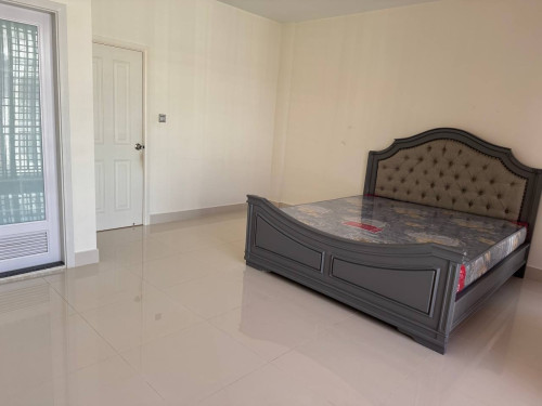 House For Rent: