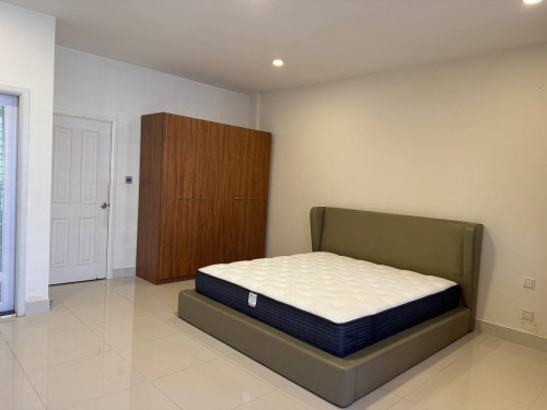 House For Rent: