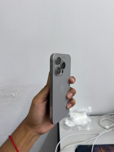 iPhone 15 pro 128G LL/A សំនុំសុីន