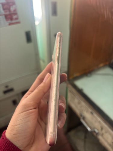 iPhone 8g ប្រភេទ អេក្រសុីន