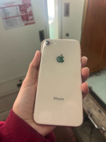 iPhone 8g ប្រភេទ អេក្រសុីន