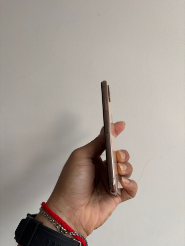 IPhone XS 64G ដំនើរទាំងអស់