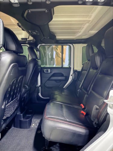 Jeep Rubicon Full 2021 2មុឺនKm ជាង ពណ៌ស