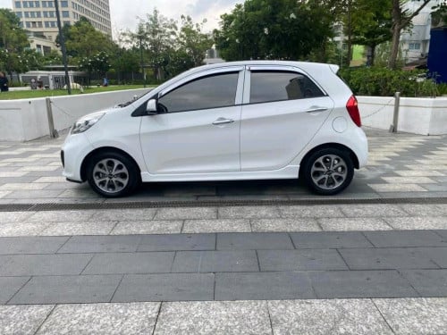 Kia morning ឆ្នាំ2012 f sport បើកដំបូល
