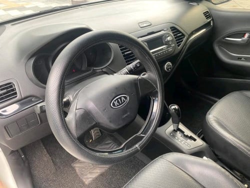 Kia morning ឆ្នាំ2012 f sport បើកដំបូល