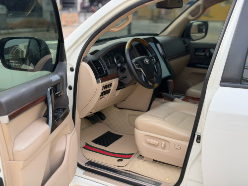 LAND CRUISER 2014 Full Option UP 2021
