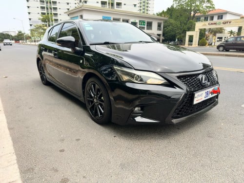 Lexus CT 200h 2011 F-Sport ខ្មៅ