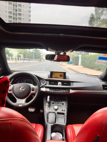 Lexus CT 200h 2011 F-Sport ខ្មៅ