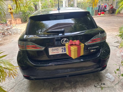 Lexus CT200h