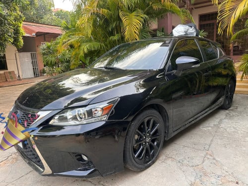 Lexus CT200h