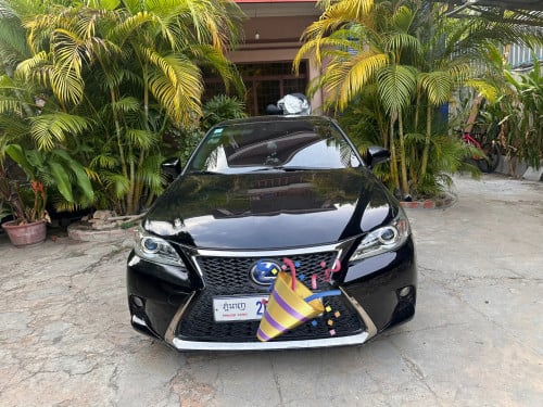 Lexus CT200h