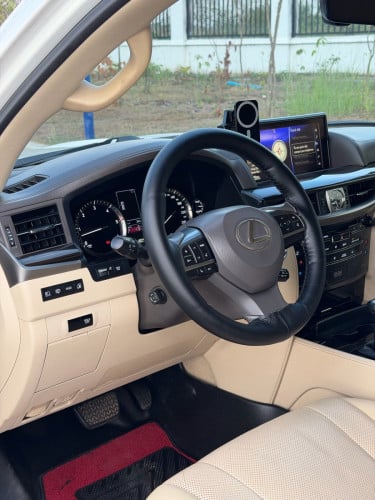Lexus LX450D Year 2018 Diesel ឡានស្អាត