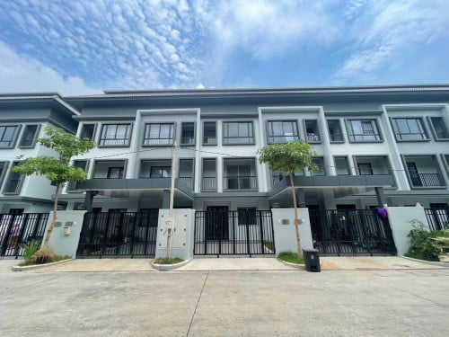 Link Villa LA​ for Sale at Borey Chip Mong the Park land 598