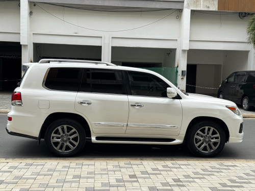 Lx 570 2012 ឡើង2015គ្រឿងហ្សីន😍