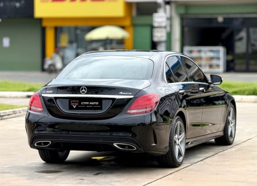 MERCEDESBENZC300_2015AMG_LINE