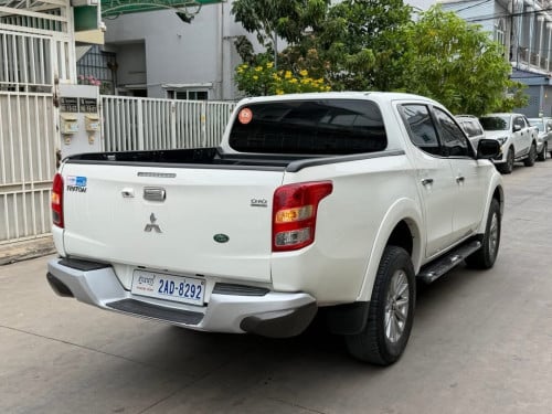 Mitsubishi Triton 2016 full ម៉ាស៊ីន​ ម៉ាស៊ូត​ អូតូ​កាប់​ពីតាស់