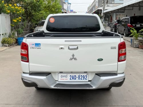 Mitsubishi Triton 2016 full ម៉ាស៊ីន​ ម៉ាស៊ូត​ អូតូ​កាប់​ពីតាស់
