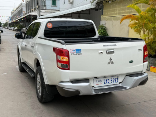 Mitsubishi Triton 2016 full ម៉ាស៊ីន​ ម៉ាស៊ូត​ អូតូ​កាប់​ពីតាស់