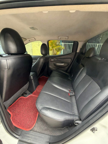Mitsubishi Triton 2016 full ម៉ាស៊ីន​ ម៉ាស៊ូត​ អូតូ​កាប់​ពីតាស់